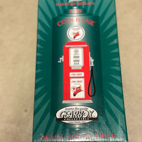 Fire Chief Gas Pump Replica Coin Bank - Picture 2 of 3